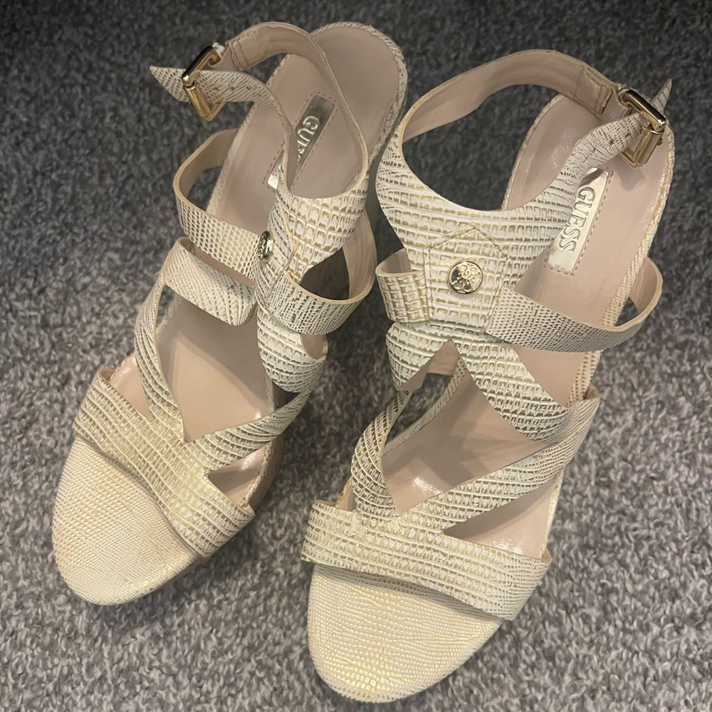 NEW cream/gold wedges❤️‍🔥